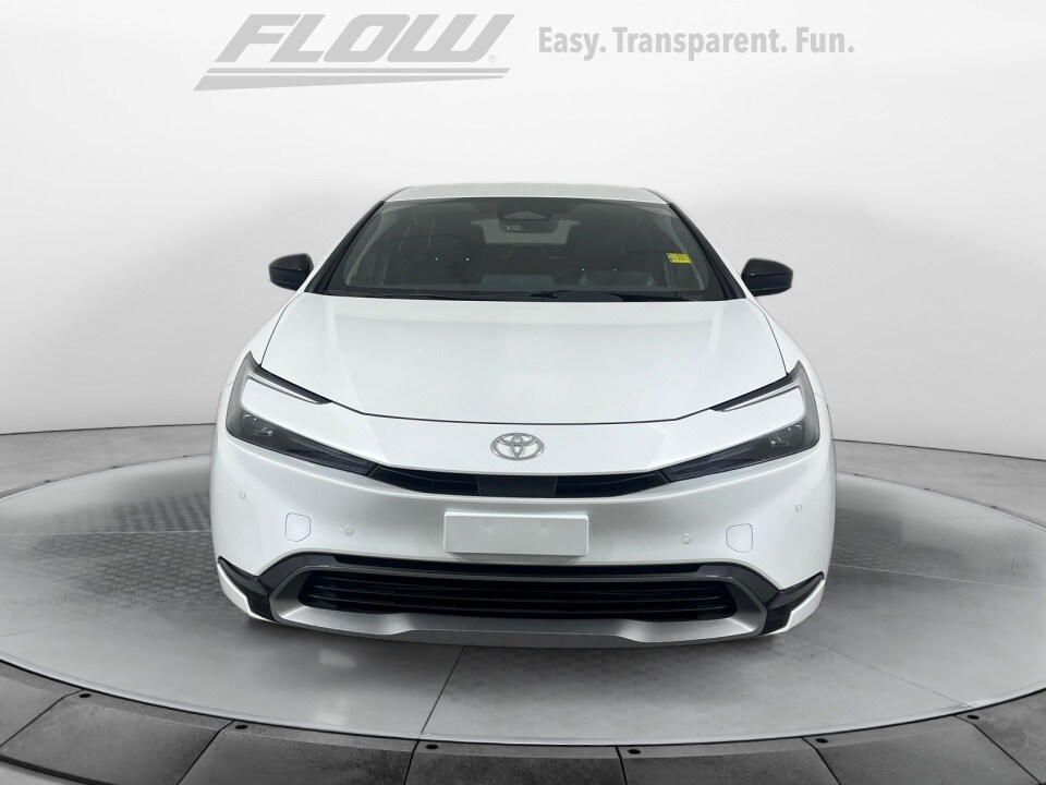 2023 Toyota Prius XLE photo 2