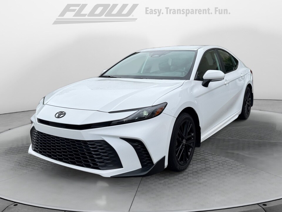 2025 Toyota Camry SE photo 3