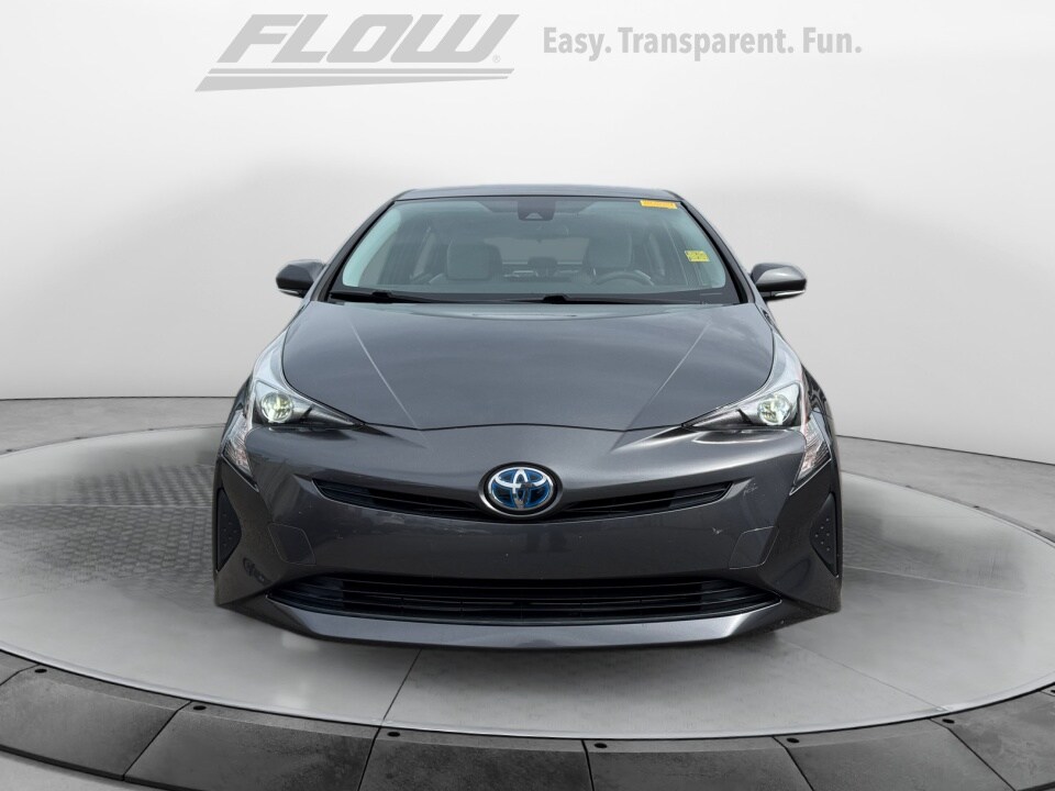 2017 Toyota Prius One photo 2
