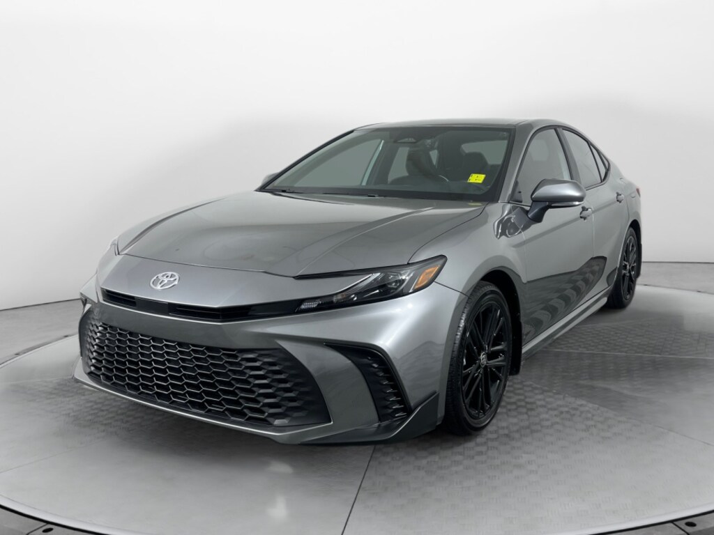 Used 2025 Toyota Camry SE Sedan