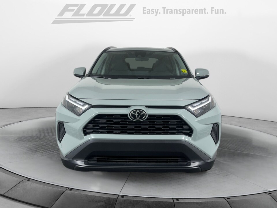 2023 Toyota RAV4 XLE photo 2
