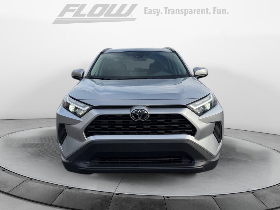 2025 Toyota RAV4 XLE photo 2