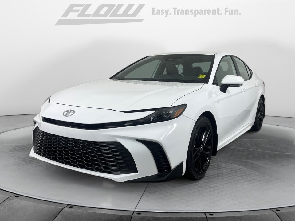 2025 Toyota Camry SE photo 3