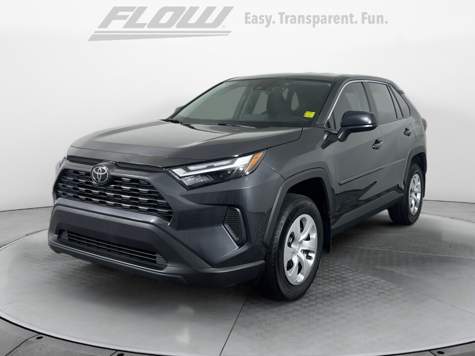 2024 Toyota RAV4 LE photo 3
