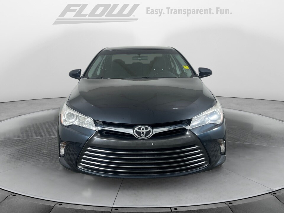 2017 Toyota Camry LE photo 2