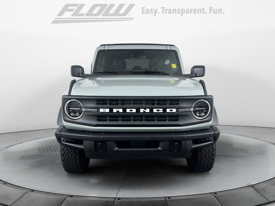 2023 Ford Bronco Black Diamond photo 2