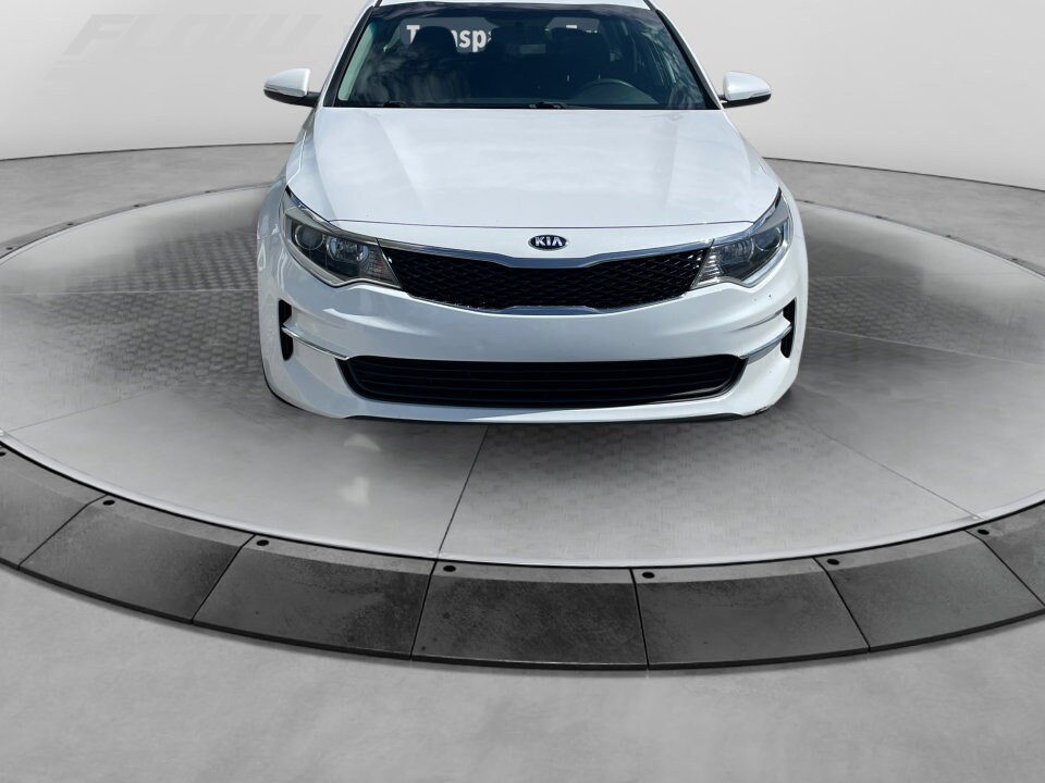 2018 Kia Optima LX photo 2