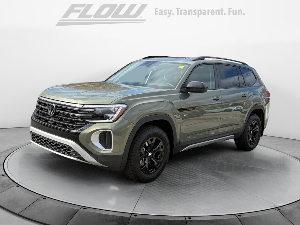 2026 Volkswagen Atlas Peak Edition SE photo 3