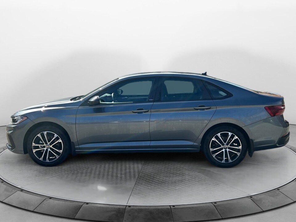 2025 Volkswagen Jetta 1.5T Sport photo 4