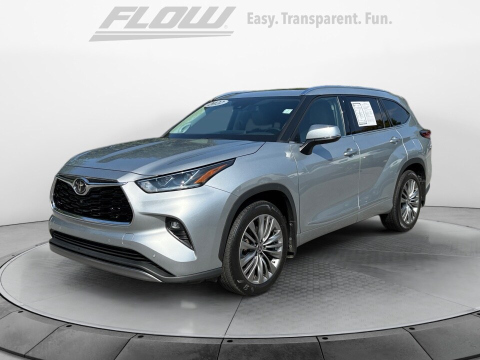 2022 Toyota Highlander Platinum photo 3