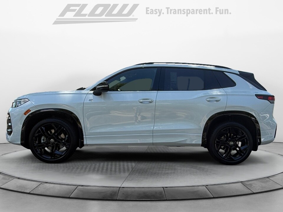 2025 Volkswagen Tiguan SE R-Line Black photo 4