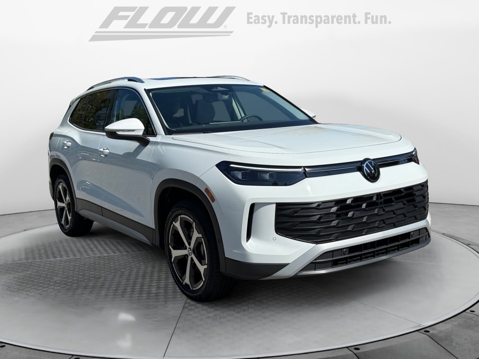 2025 Volkswagen Tiguan SE's photo