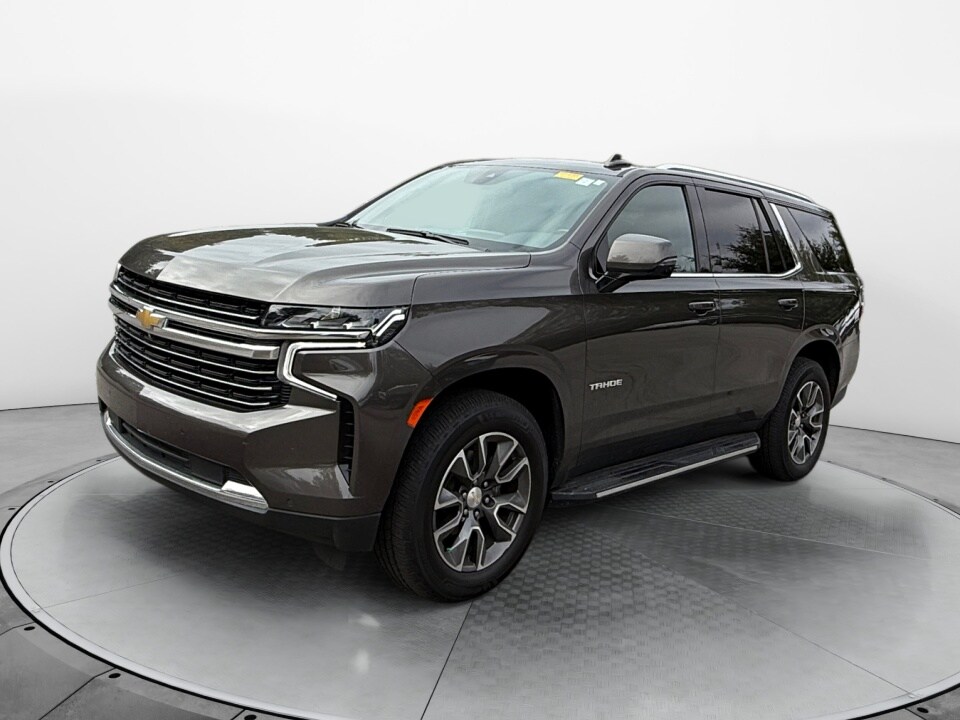 2021 Chevrolet Tahoe LT photo 2