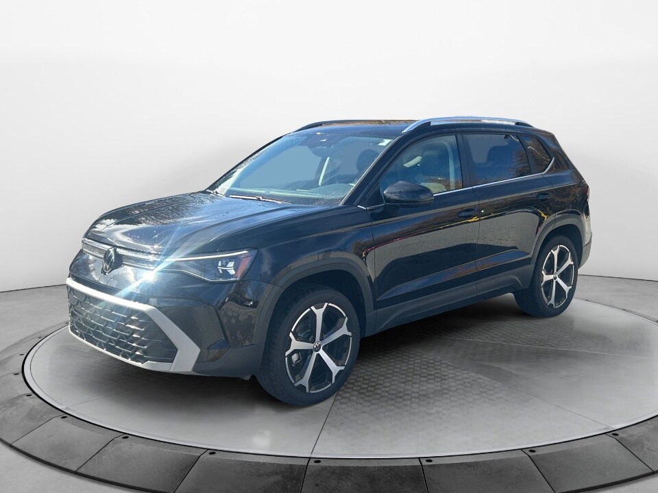2025 Volkswagen Taos SEL photo 3