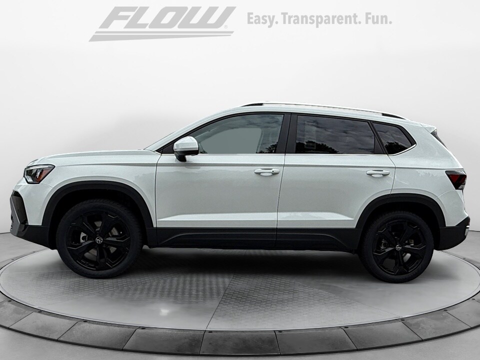 2025 Volkswagen Taos SEL photo 4