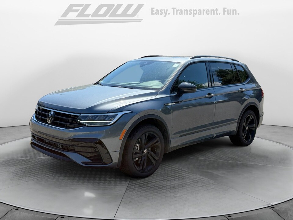 2024 Volkswagen Tiguan SE R-Line Black photo 3