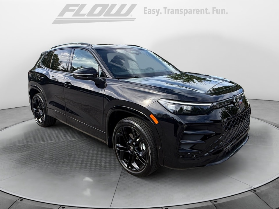 2026 Volkswagen Tiguan 2.0T SE R-Line Black 4Motion's photo