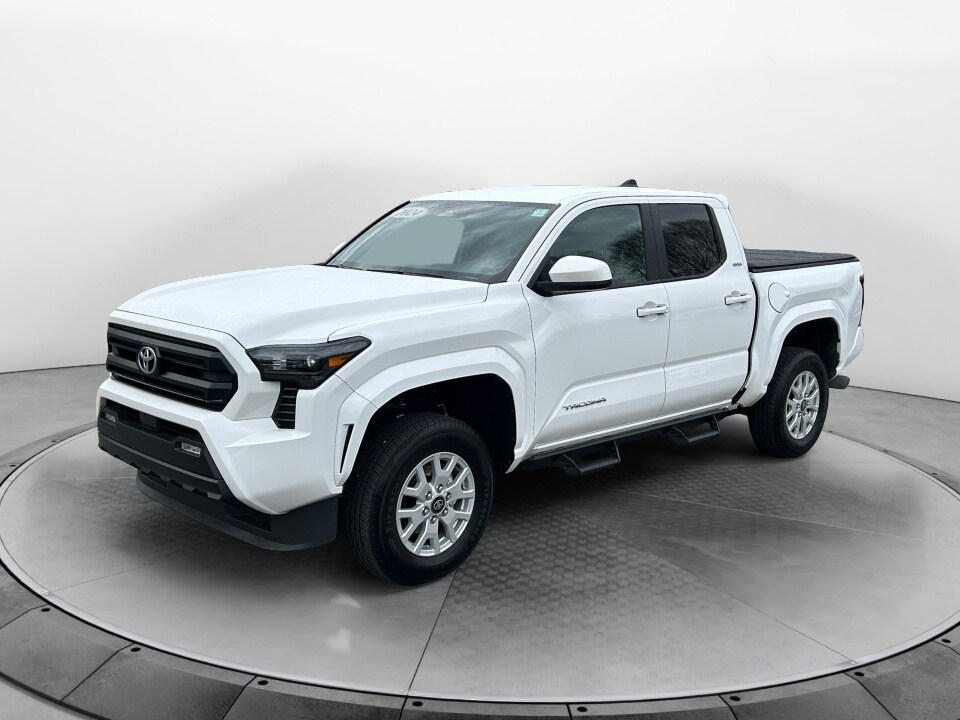 2024 Toyota Tacoma SR5 photo 3