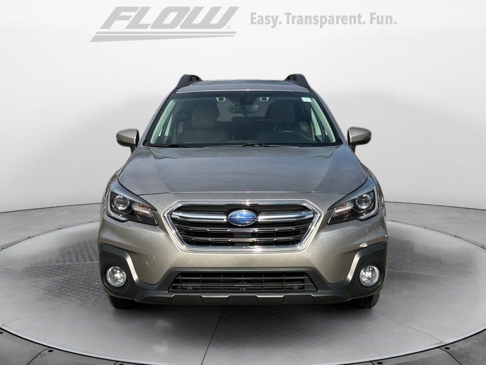 2018 Subaru Outback 3.6R Limited photo 2