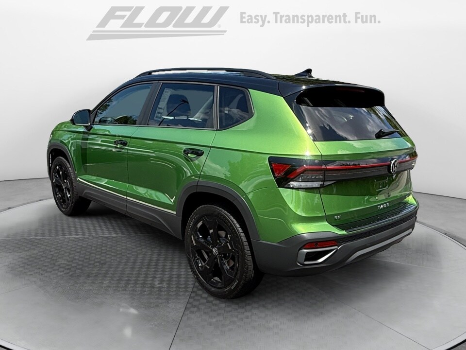 2025 Volkswagen Taos SE photo 3