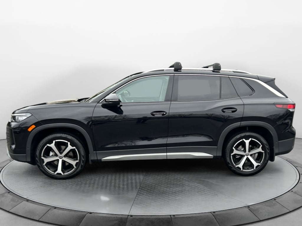 Certified 2025 Volkswagen Tiguan 2.0T SE SUV