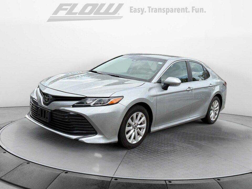 2018 Toyota Camry L photo 2