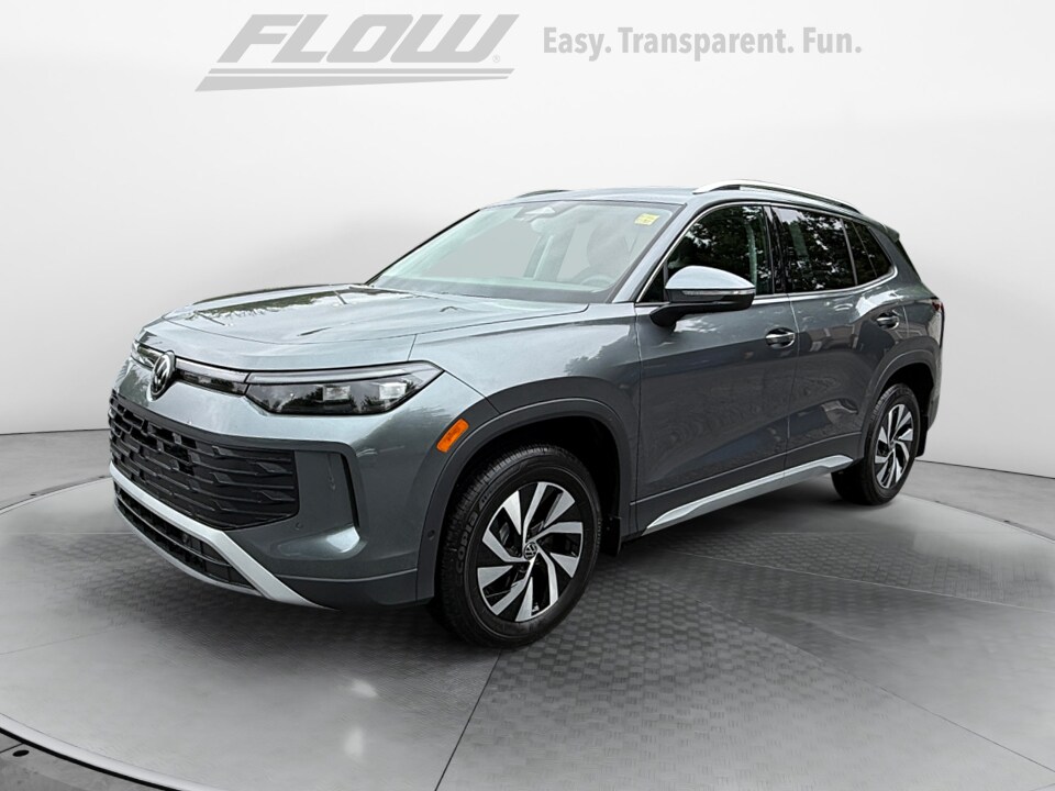 2025 Volkswagen Tiguan S photo 3