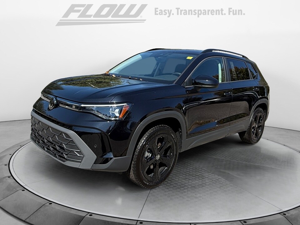 2025 Volkswagen Taos SE photo 3