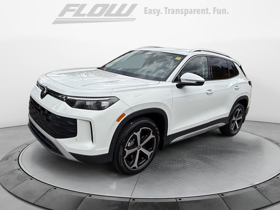 2026 Volkswagen Tiguan SE photo 3