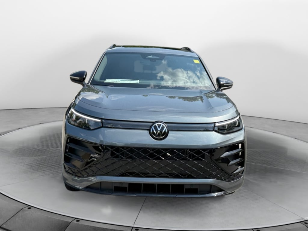 New 2026 Volkswagen Tiguan SE R-Line Black SUV