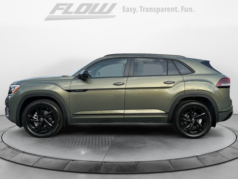 2026 Volkswagen Atlas Cross Sport SEL R-Line photo 2