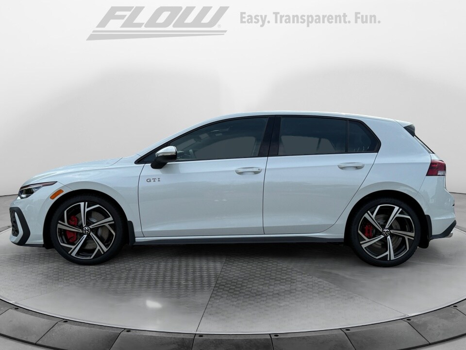 2025 Volkswagen Golf GTI SE photo 3