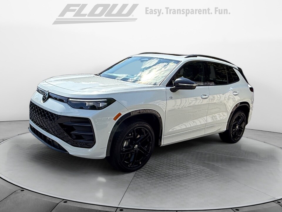 2025 Volkswagen Tiguan SE R-Line Black photo 3