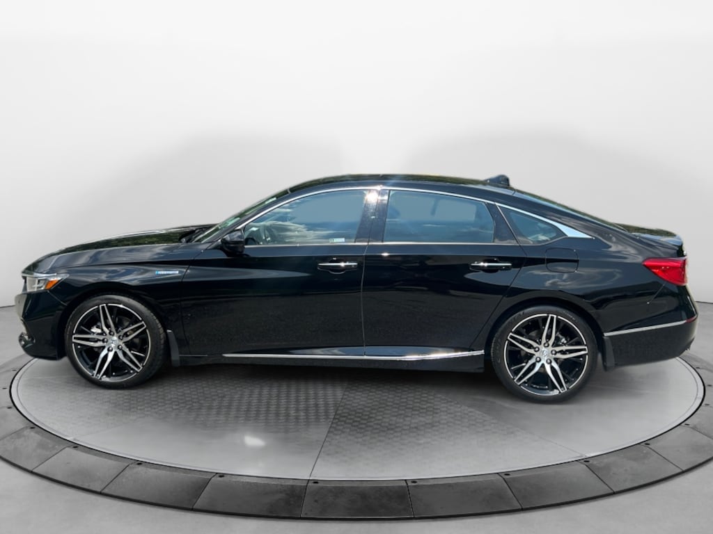 Used 2022 Honda Accord Hybrid Touring Sedan