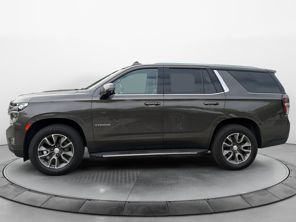 2021 Chevrolet Tahoe LT photo 3