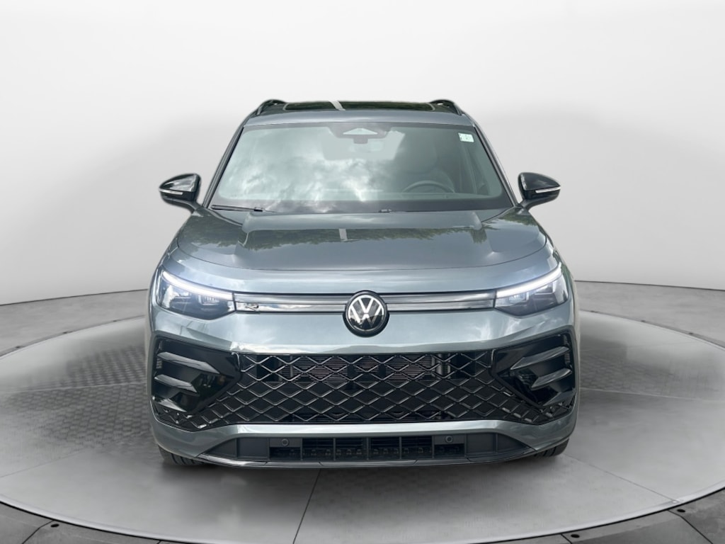 Certified 2025 Volkswagen Tiguan SE R-Line Black SUV