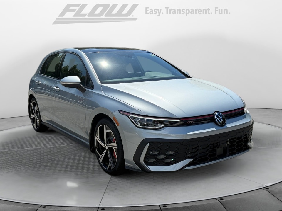 2025 Volkswagen Golf GTI SE's photo