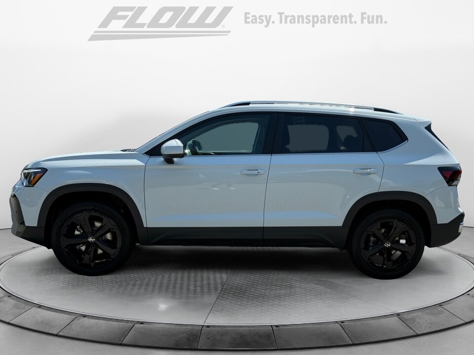 2025 Volkswagen Taos SEL photo 2