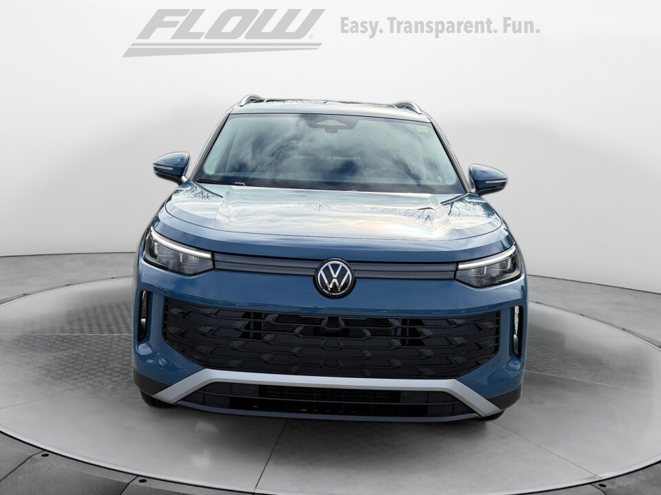 2026 Volkswagen Tiguan SE photo 2