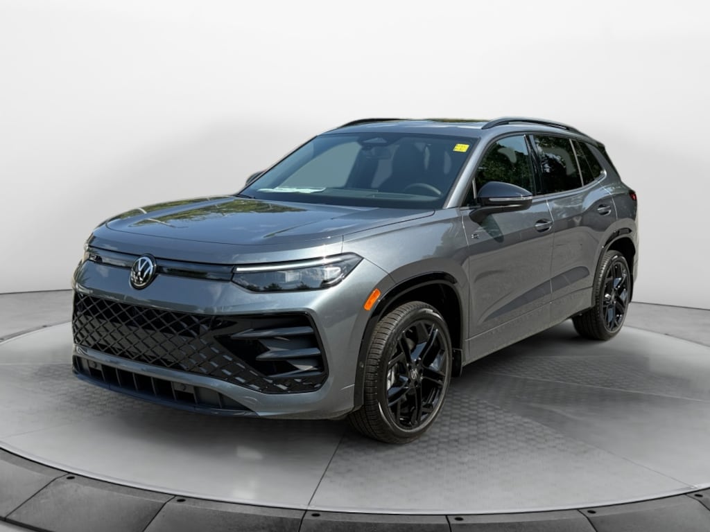New 2026 Volkswagen Tiguan SE R-Line Black SUV