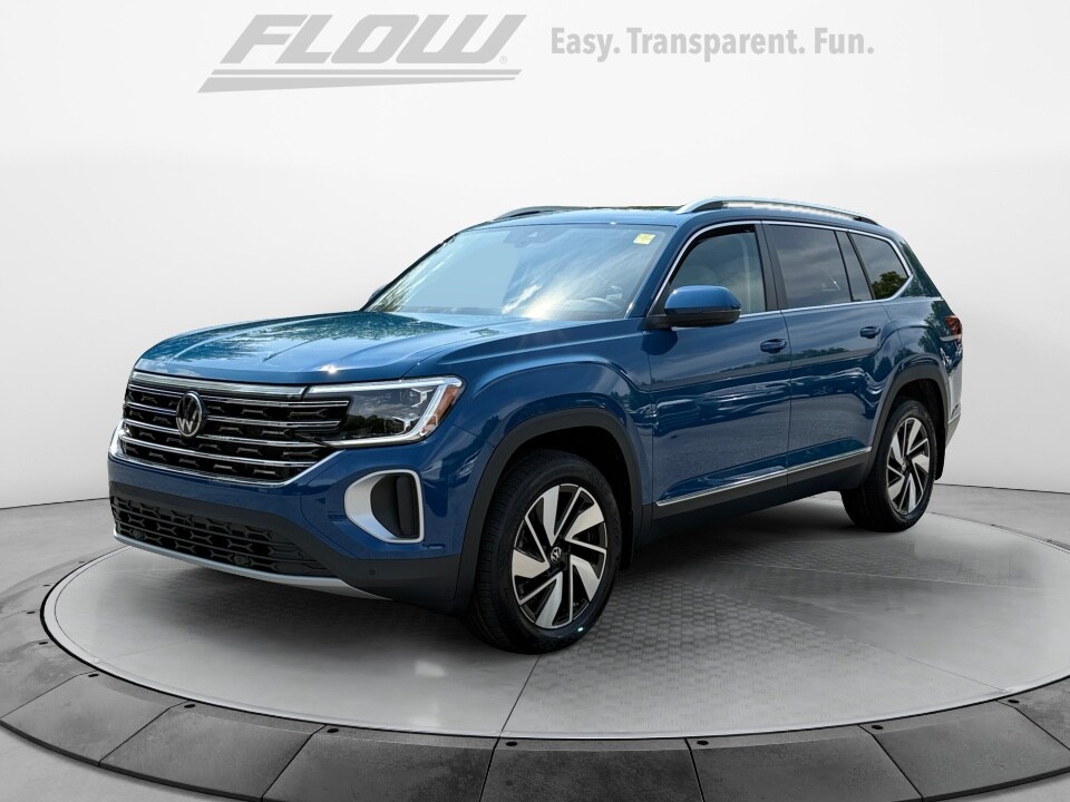 2025 Volkswagen Atlas SEL photo 3