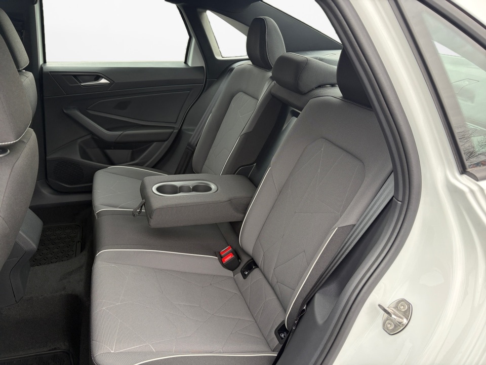 2026 Volkswagen Jetta Sport - Photo 14