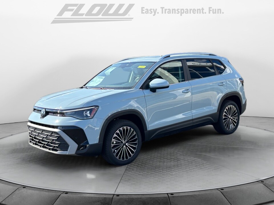 2025 Volkswagen Taos SE photo 3
