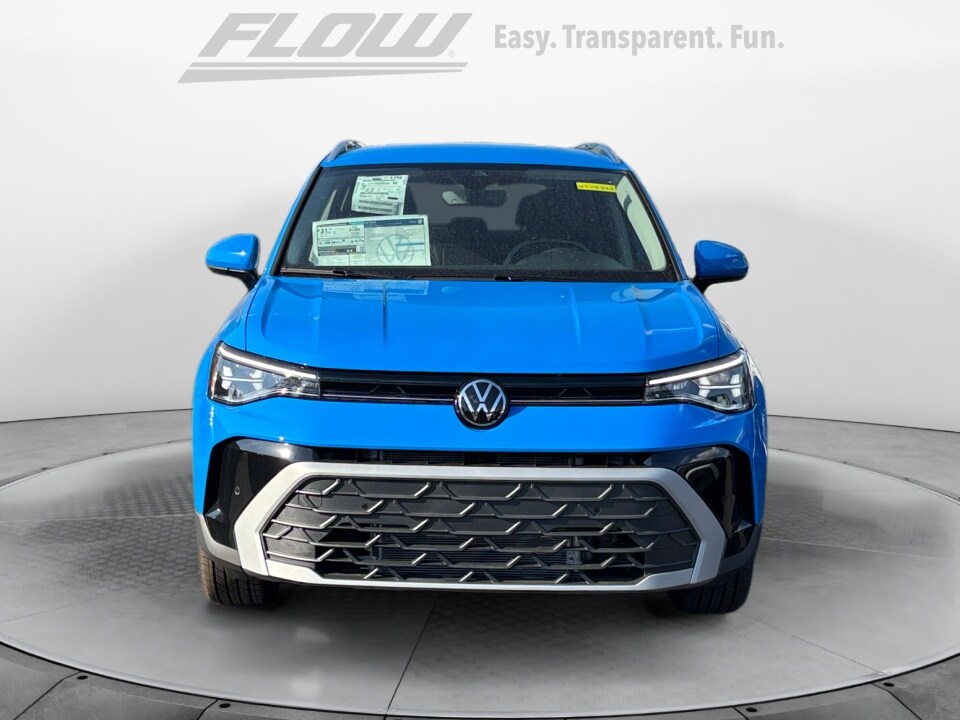 2025 Volkswagen Taos SE photo 2