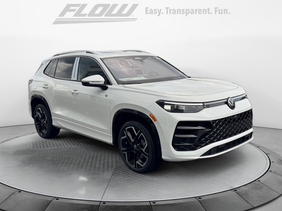 2026 Volkswagen Tiguan SEL R-LINE TURBO's photo