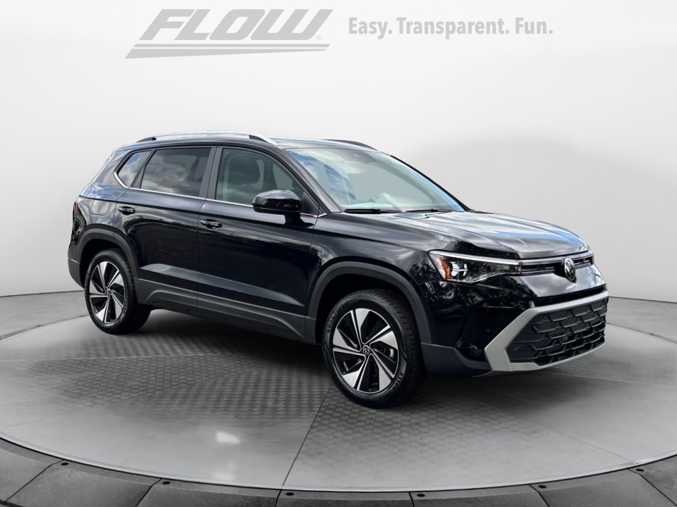 2025 Volkswagen Taos SE's photo