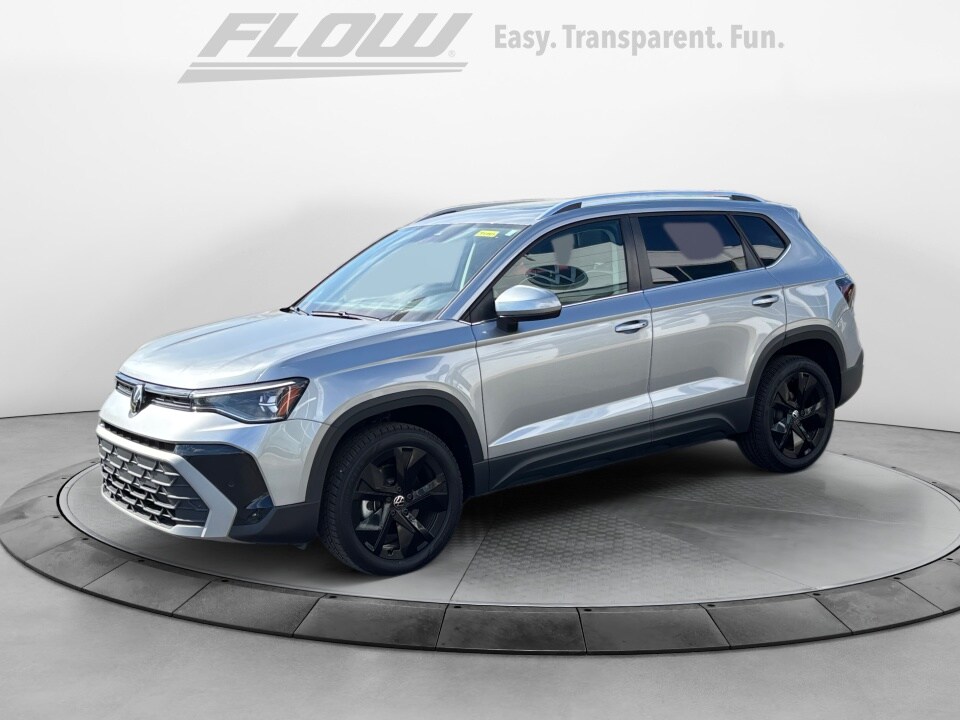 2025 Volkswagen Taos SE photo 3