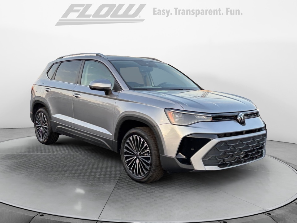 2025 Volkswagen Taos SE's photo