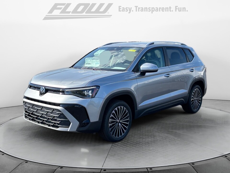 2025 Volkswagen Taos SE photo 3