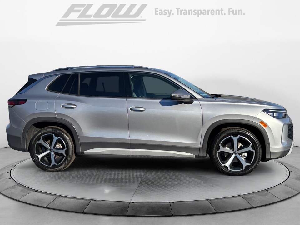 2026 Volkswagen Tiguan SE - Photo 8